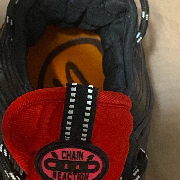 New Versace chain reaction
